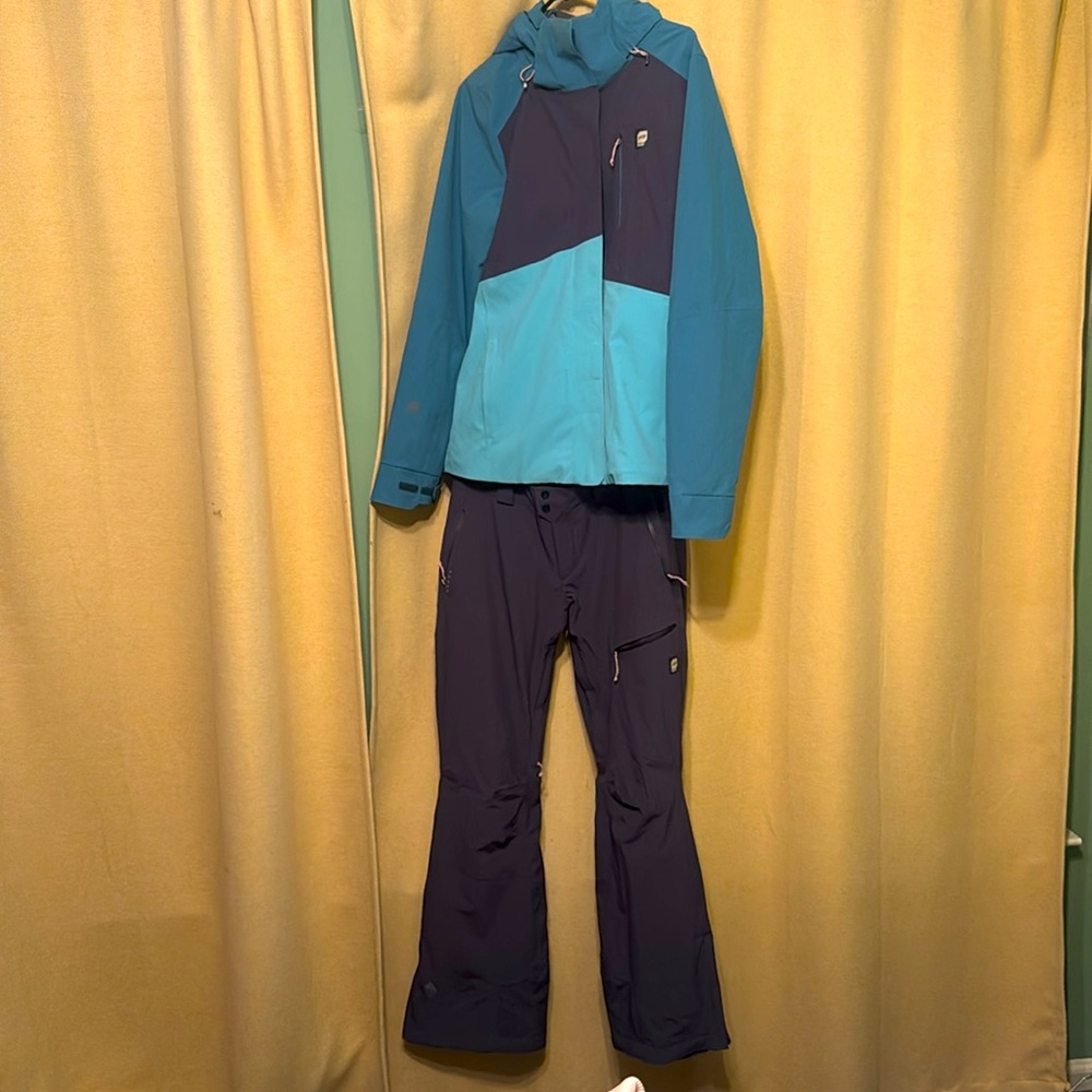 Women’s Orage Ski Jacket & Ski Pants 20K/20K 
Full Kit - both size Medium